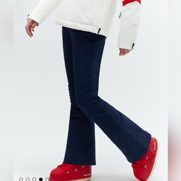 Perfect moment Aurora flare pant. Cute ski pants. - Picture 4 of 16